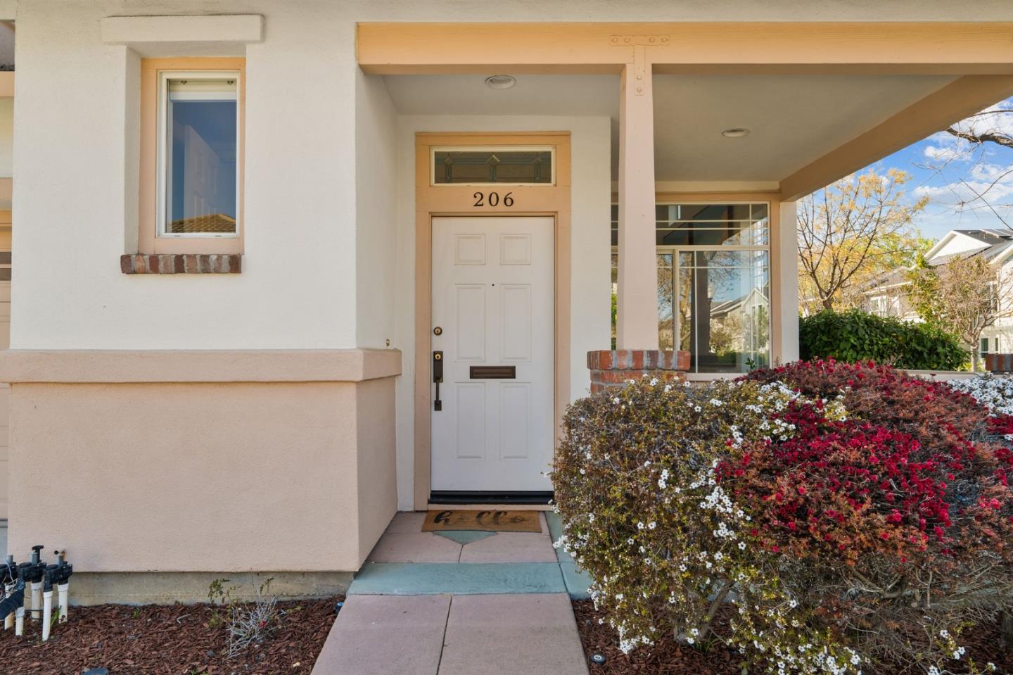 Detail Gallery Image 5 of 42 For 206 Palmita Pl, Mountain View,  CA 94041 - 3 Beds | 2/1 Baths