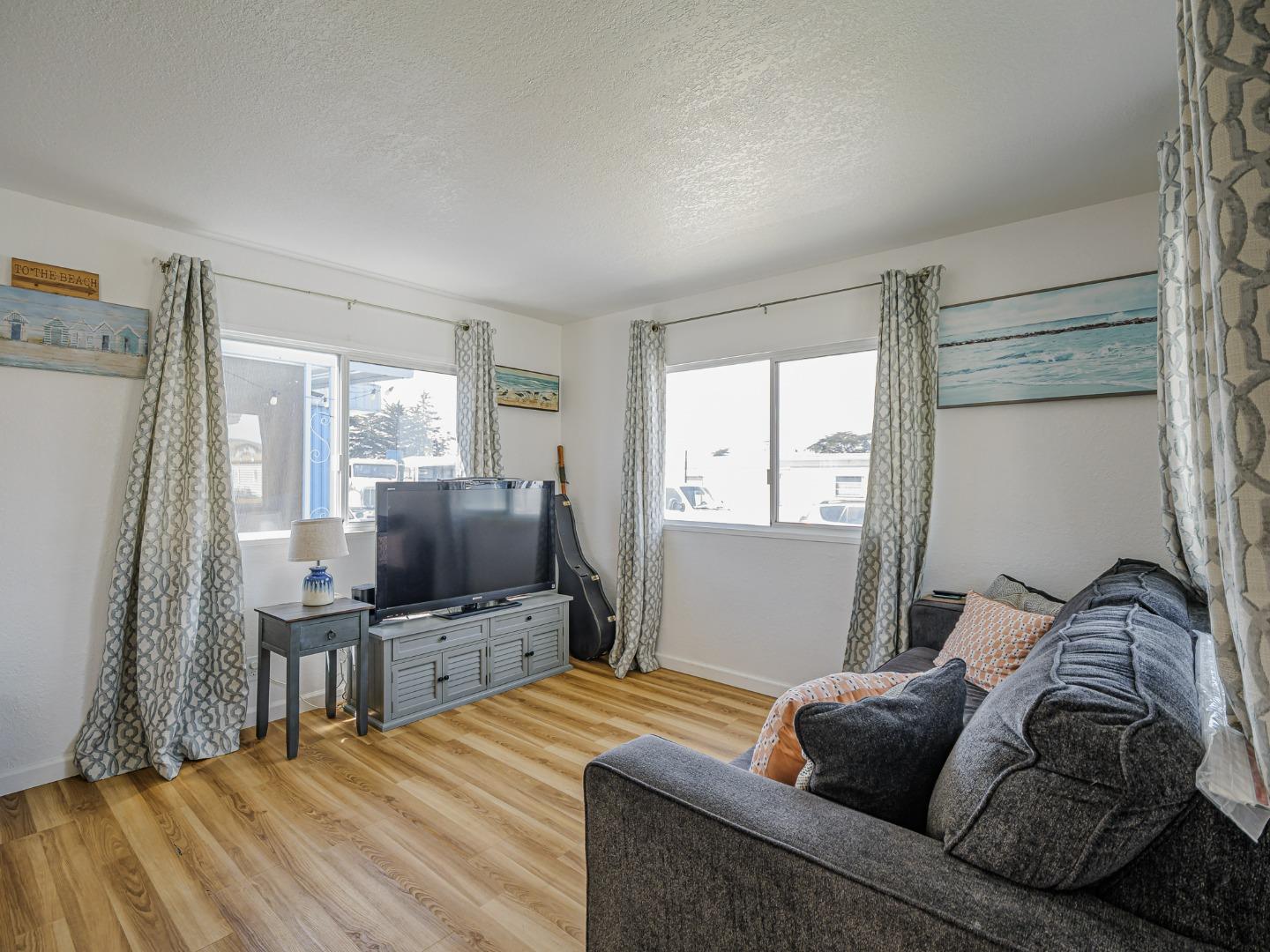 Detail Gallery Image 12 of 27 For 3128 Crescent #68,  Marina,  CA 93933 - 1 Beds | 1 Baths