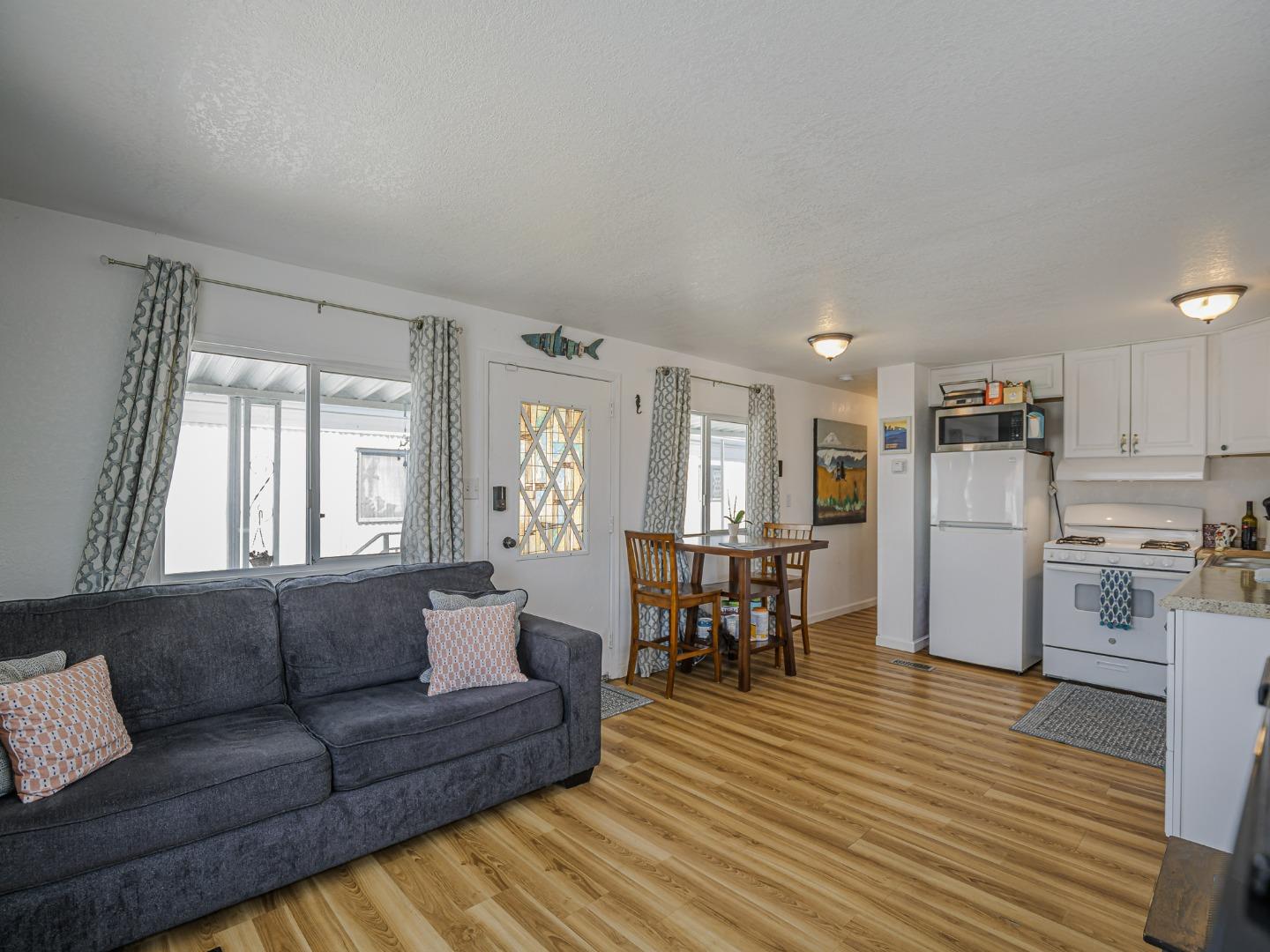 Detail Gallery Image 14 of 27 For 3128 Crescent #68,  Marina,  CA 93933 - 1 Beds | 1 Baths