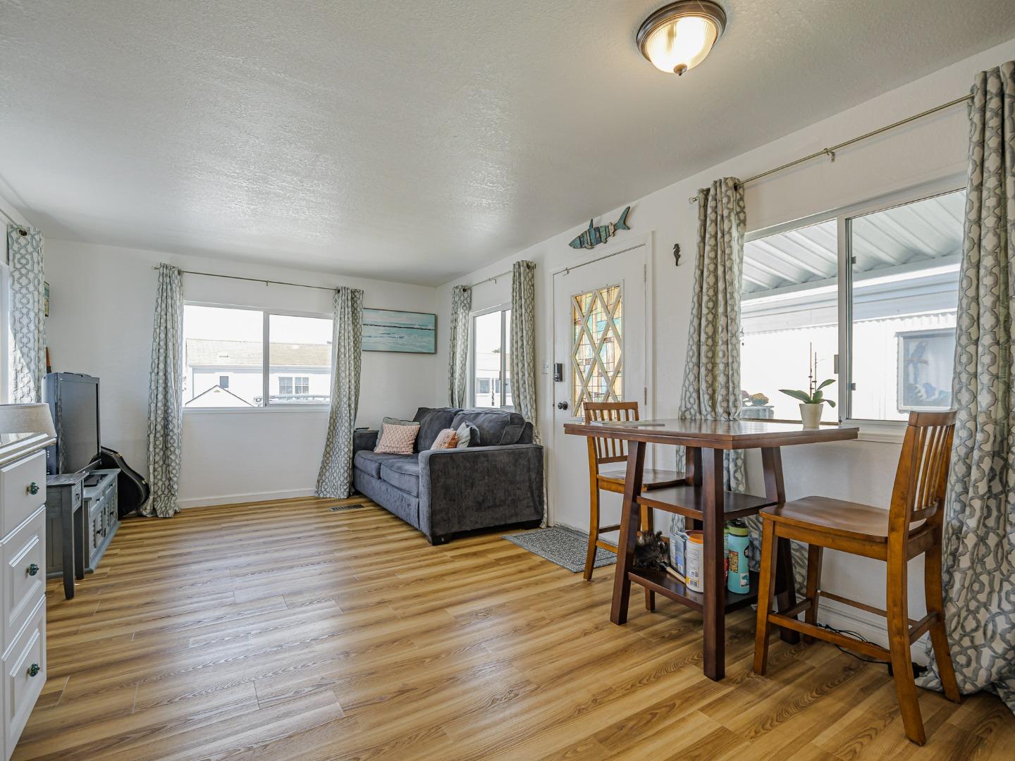 Detail Gallery Image 15 of 27 For 3128 Crescent #68,  Marina,  CA 93933 - 1 Beds | 1 Baths