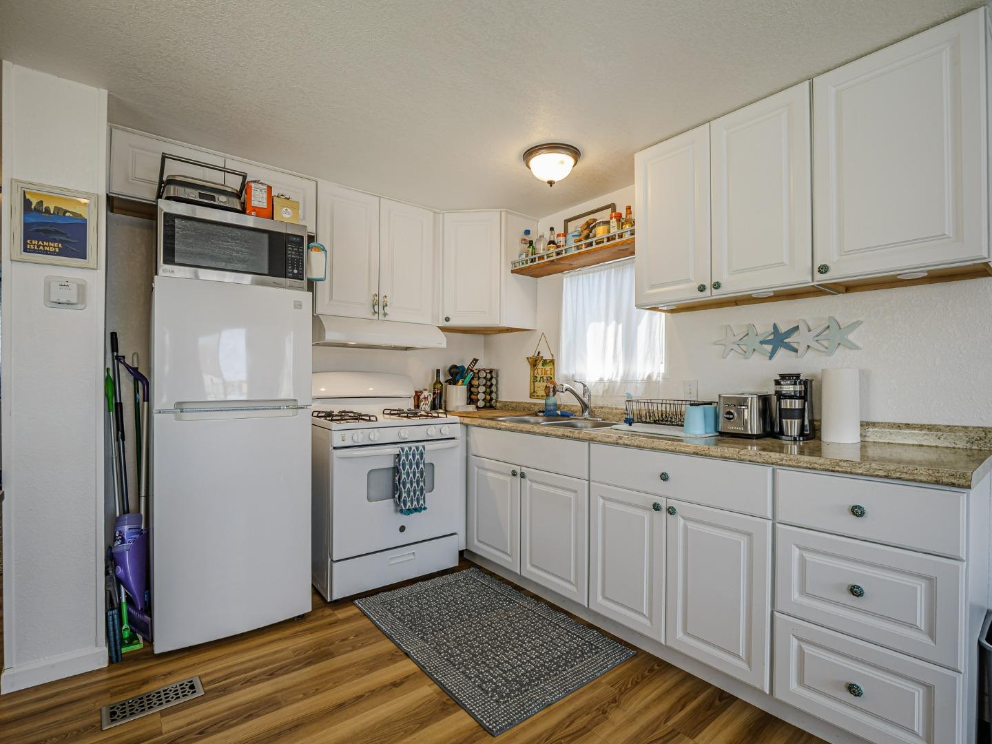 Detail Gallery Image 8 of 27 For 3128 Crescent #68,  Marina,  CA 93933 - 1 Beds | 1 Baths