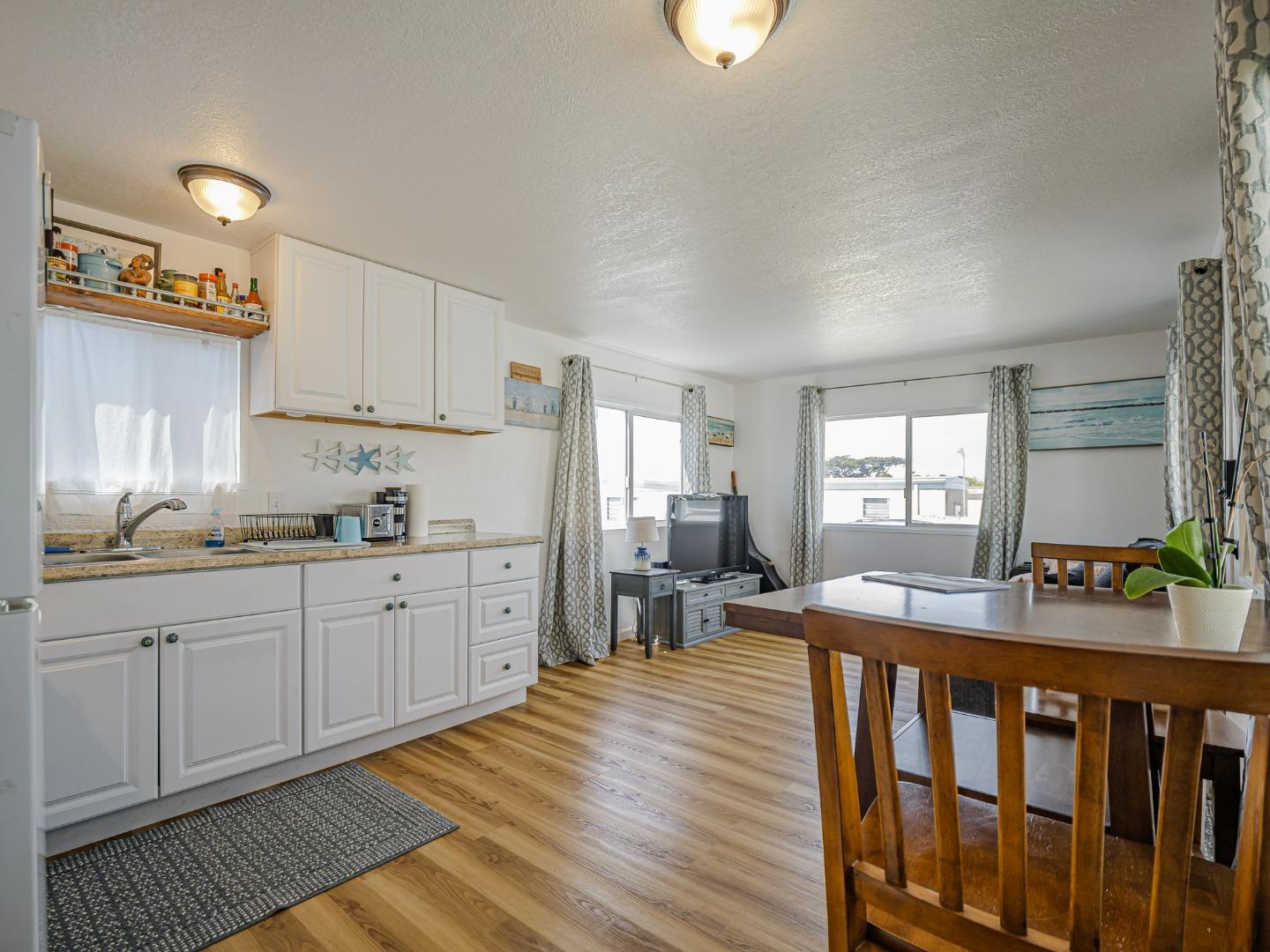 Detail Gallery Image 9 of 27 For 3128 Crescent #68,  Marina,  CA 93933 - 1 Beds | 1 Baths