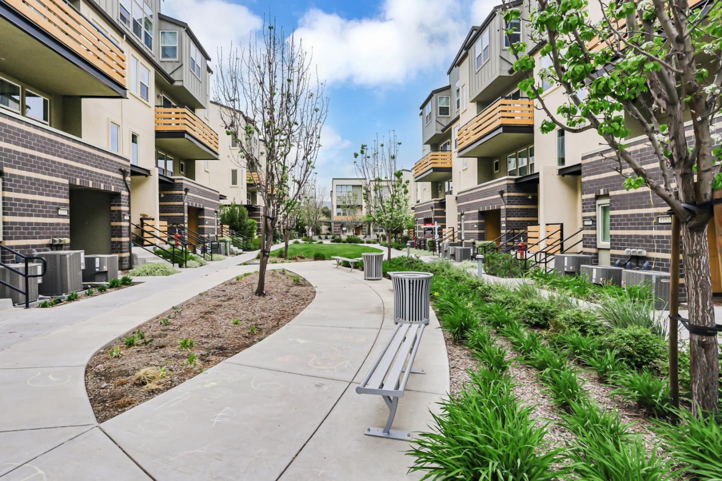 Detail Gallery Image 25 of 28 For 1883 Dobbin Dr, San Jose,  CA 95133 - 3 Beds | 2 Baths