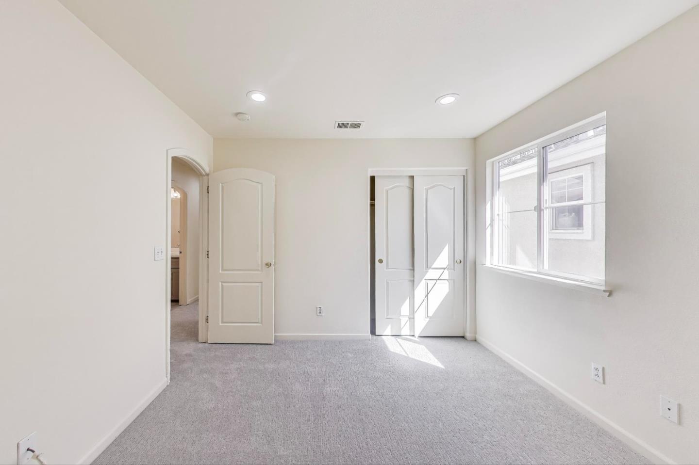 Detail Gallery Image 22 of 28 For 95 Olmsted Ct, Pittsburg,  CA 94565 - 5 Beds | 3 Baths