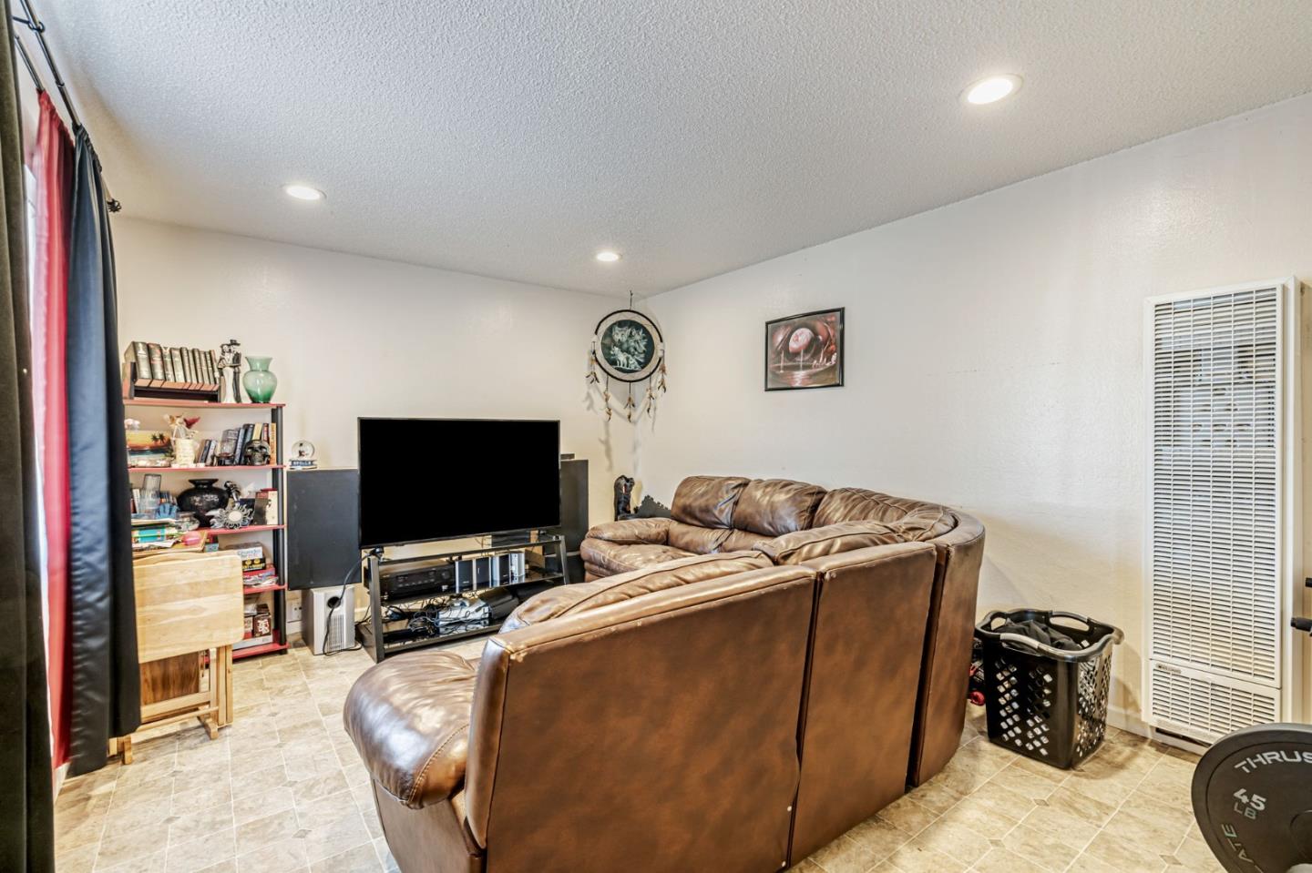 Detail Gallery Image 4 of 20 For 1656 Dutton Ave, Santa Rosa,  CA 95407 - – Beds | – Baths