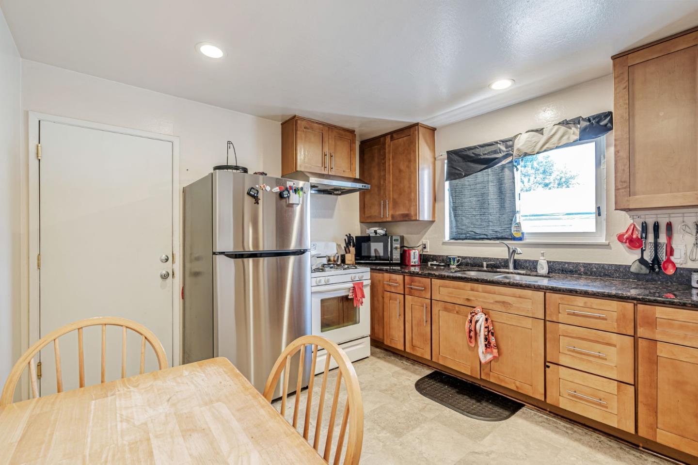 Detail Gallery Image 5 of 20 For 1656 Dutton Ave, Santa Rosa,  CA 95407 - – Beds | – Baths