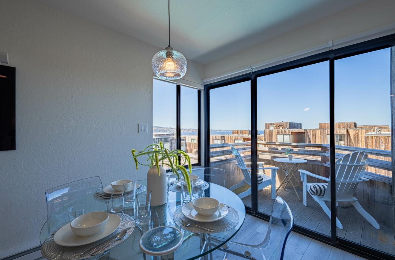 Detail Gallery Image 12 of 45 For 125 Surf Way #438,  Monterey,  CA 93940 - 2 Beds | 2 Baths