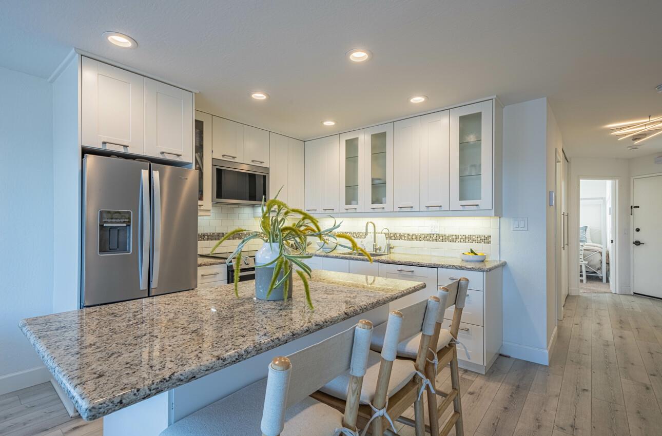 Detail Gallery Image 18 of 45 For 125 Surf Way #438,  Monterey,  CA 93940 - 2 Beds | 2 Baths