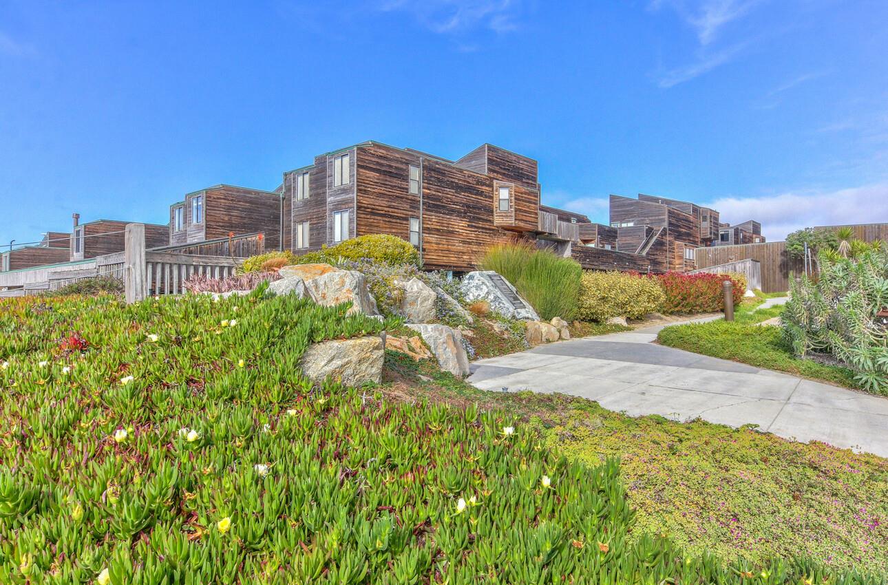 Detail Gallery Image 40 of 45 For 125 Surf Way #438,  Monterey,  CA 93940 - 2 Beds | 2 Baths