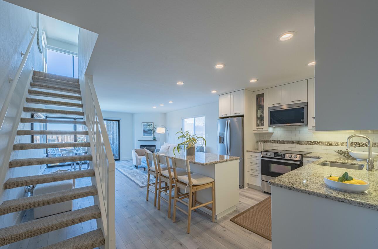Detail Gallery Image 6 of 45 For 125 Surf Way #438,  Monterey,  CA 93940 - 2 Beds | 2 Baths