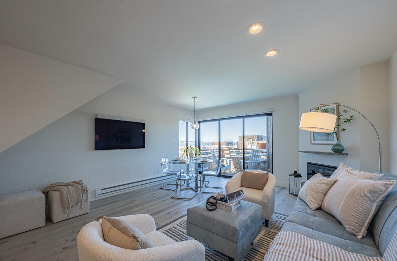 Detail Gallery Image 7 of 45 For 125 Surf Way #438,  Monterey,  CA 93940 - 2 Beds | 2 Baths
