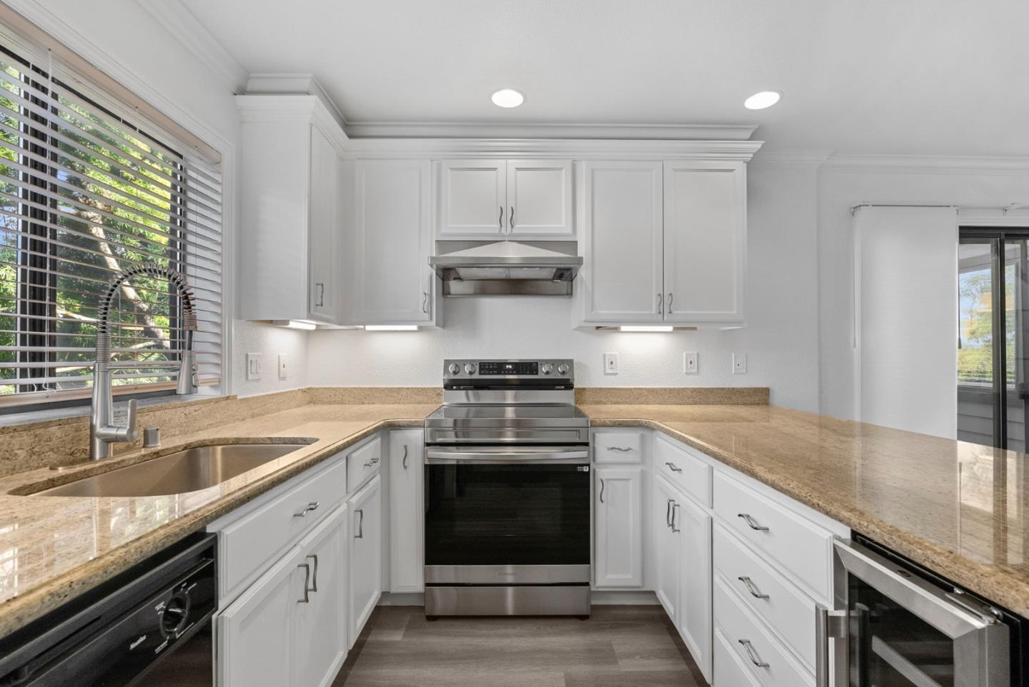 Detail Gallery Image 8 of 18 For 130 Cypress Pl, Sausalito,  CA 94965 - 1 Beds | 1 Baths