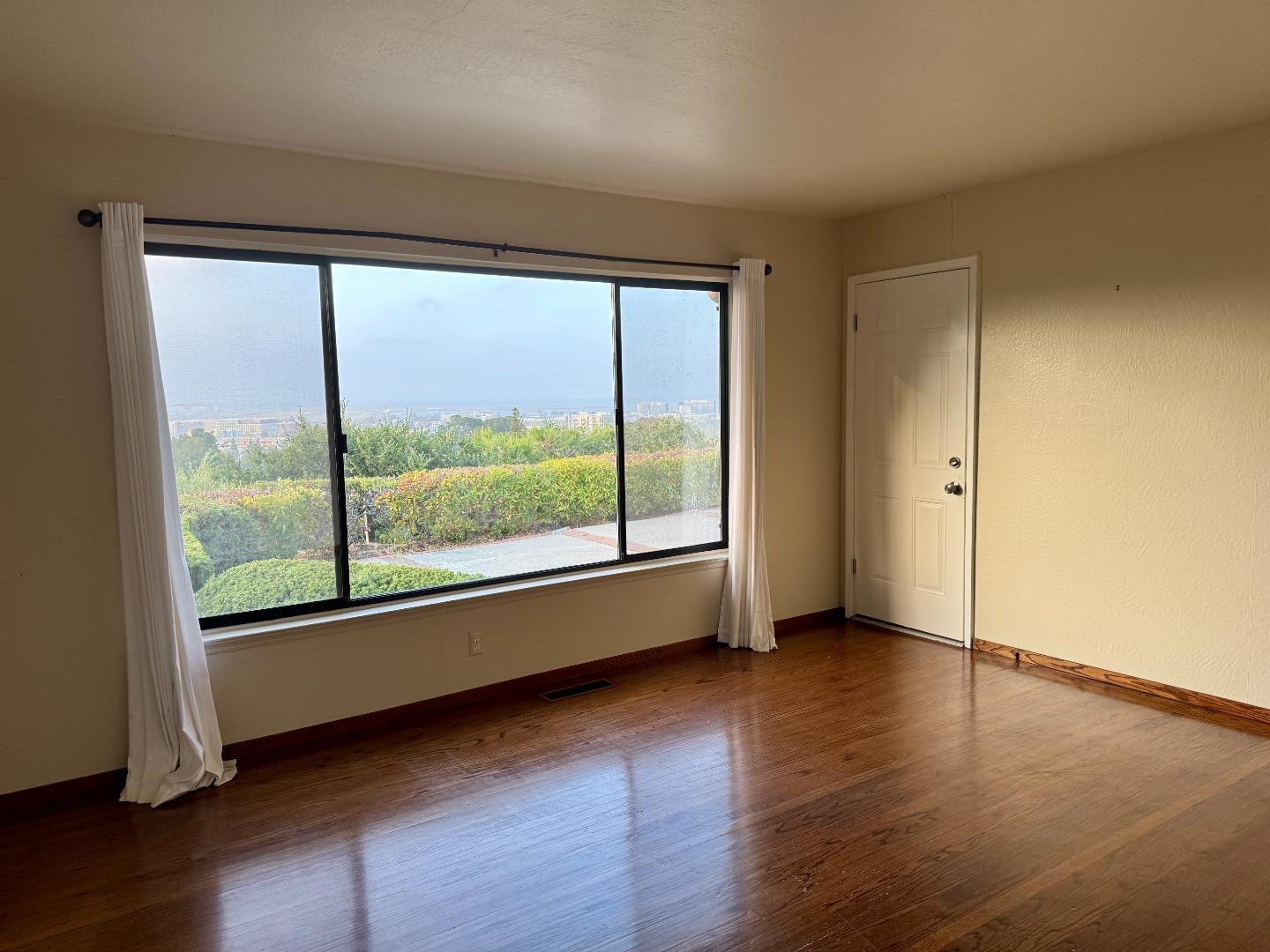 Detail Gallery Image 12 of 12 For 1708 Toledo Ave, Burlingame,  CA 94010 - 3 Beds | 2 Baths