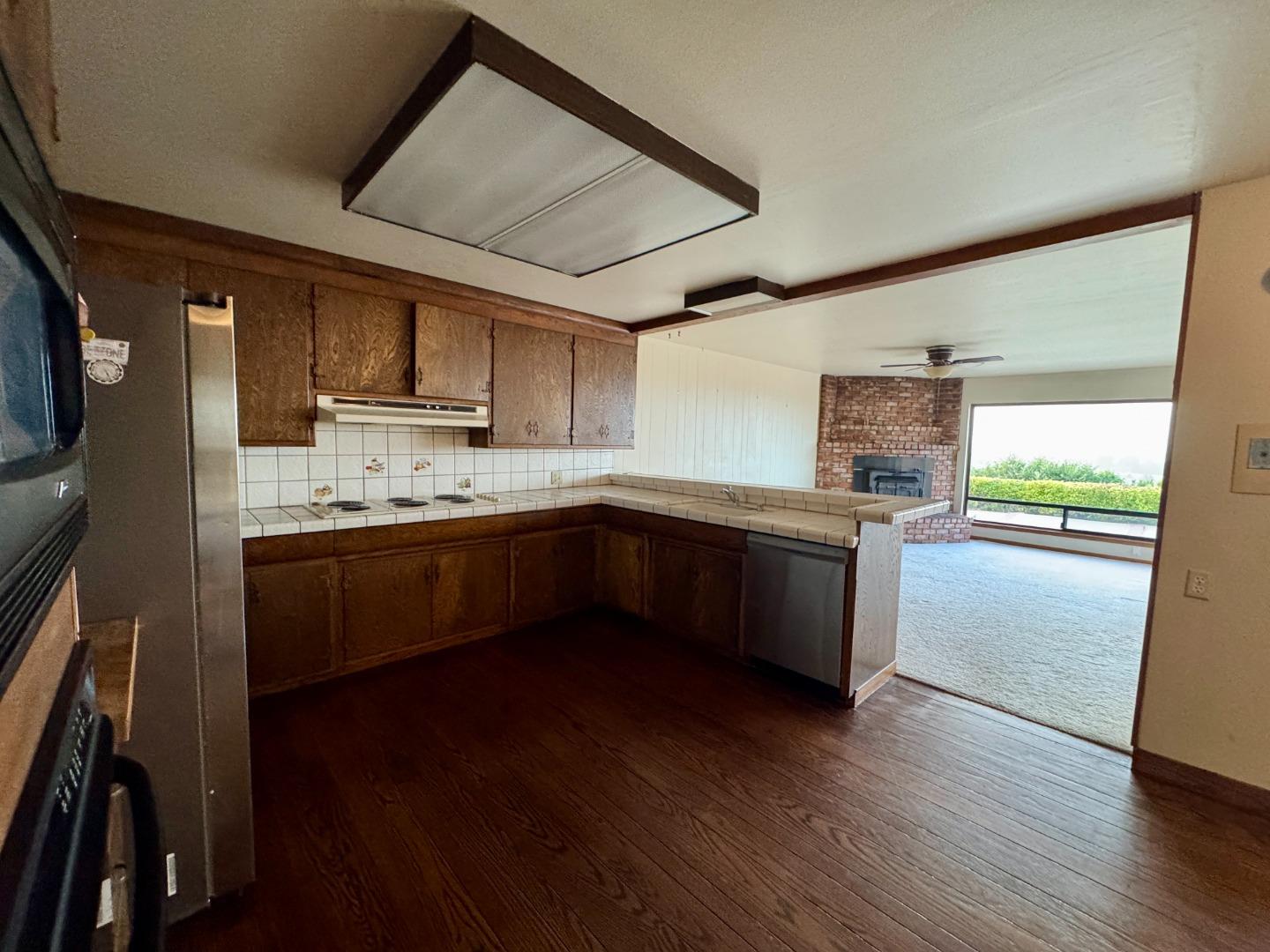 Detail Gallery Image 7 of 12 For 1708 Toledo Ave, Burlingame,  CA 94010 - 3 Beds | 2 Baths