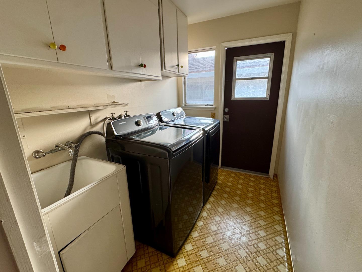 Detail Gallery Image 9 of 12 For 1708 Toledo Ave, Burlingame,  CA 94010 - 3 Beds | 2 Baths