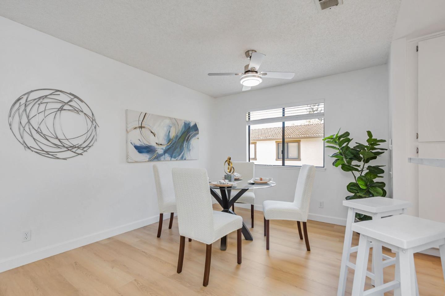 Detail Gallery Image 10 of 36 For 5360 Colony Park Cir, San Jose,  CA 95123 - 2 Beds | 1 Baths