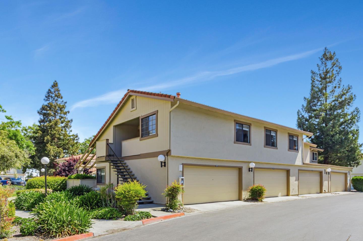 Detail Gallery Image 4 of 36 For 5360 Colony Park Cir, San Jose,  CA 95123 - 2 Beds | 1 Baths