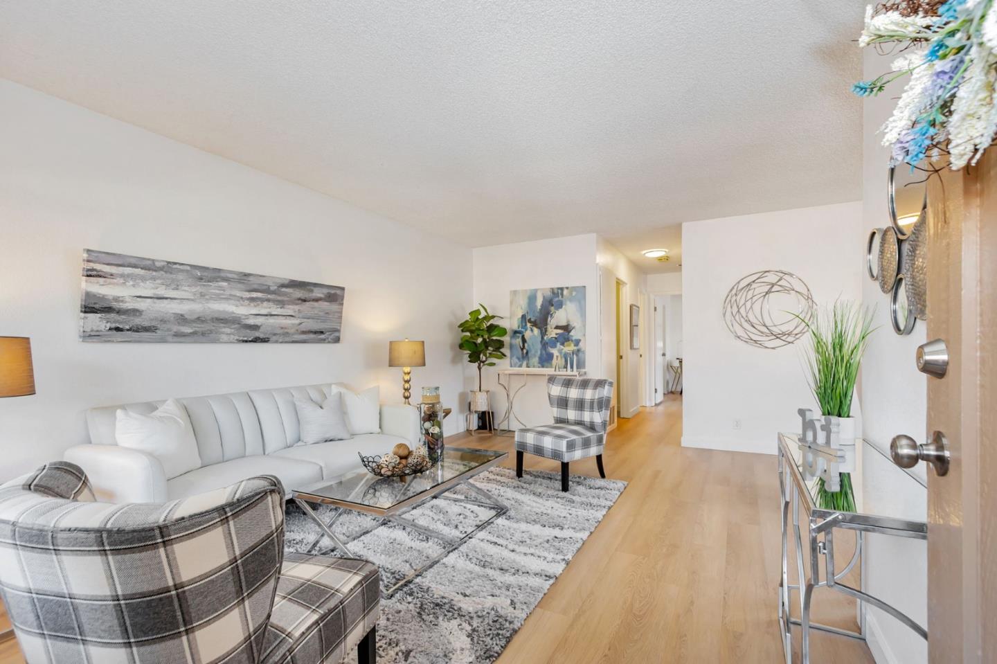 Detail Gallery Image 7 of 36 For 5360 Colony Park Cir, San Jose,  CA 95123 - 2 Beds | 1 Baths
