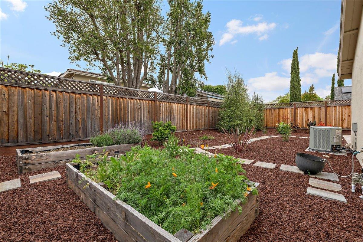 Detail Gallery Image 19 of 19 For 409 Sautner Dr, San Jose,  CA 95123 - 4 Beds | 2 Baths