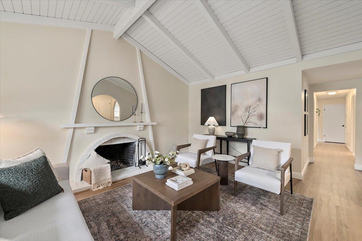 Detail Gallery Image 4 of 19 For 409 Sautner Dr, San Jose,  CA 95123 - 4 Beds | 2 Baths