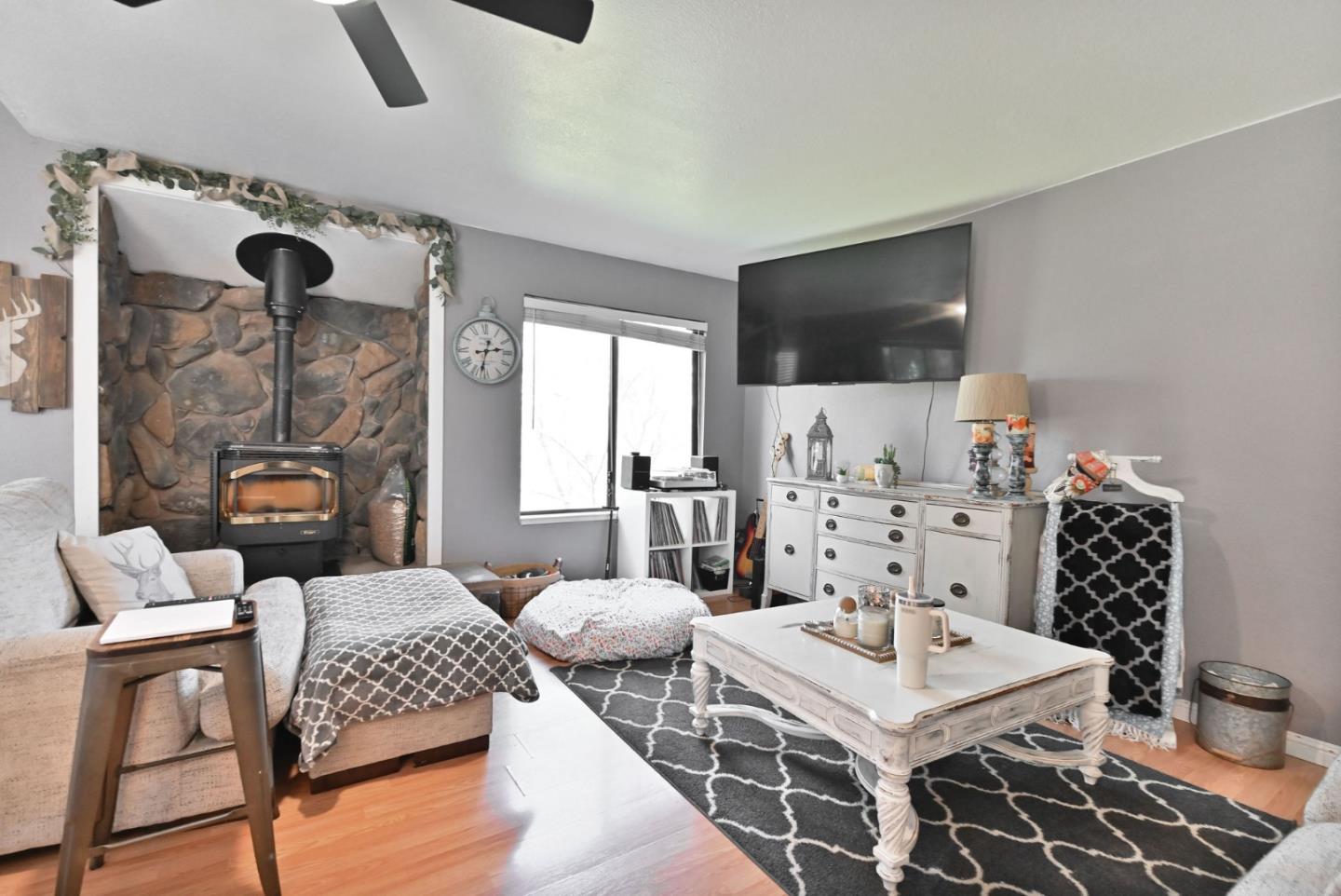 Detail Gallery Image 3 of 61 For 169 Snowberry Ct, Murphys,  CA 95247 - – Beds | – Baths