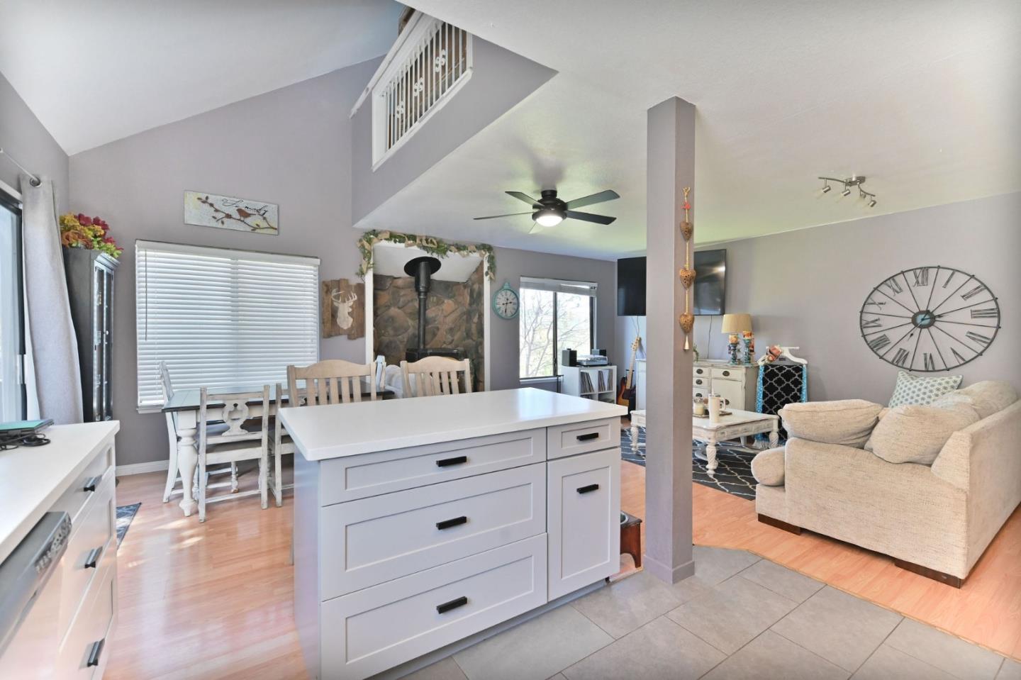 Detail Gallery Image 4 of 61 For 169 Snowberry Ct, Murphys,  CA 95247 - – Beds | – Baths