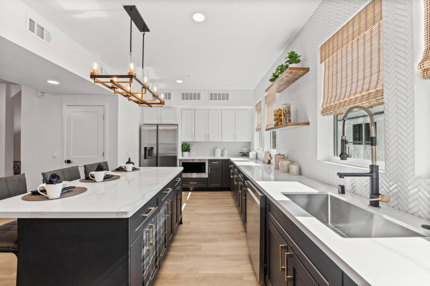 Detail Gallery Image 10 of 45 For 586 Compton Ter, Sunnyvale,  CA 94085 - 3 Beds | 3/1 Baths