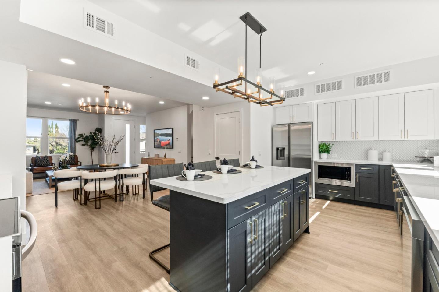Detail Gallery Image 17 of 45 For 586 Compton Ter, Sunnyvale,  CA 94085 - 3 Beds | 3/1 Baths