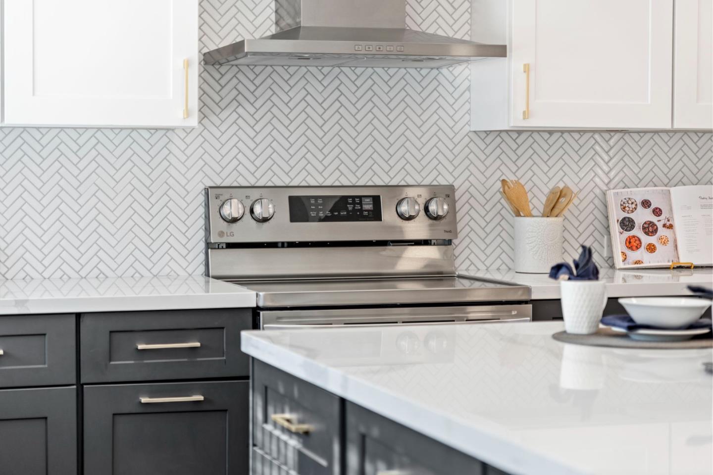Detail Gallery Image 20 of 45 For 586 Compton Ter, Sunnyvale,  CA 94085 - 3 Beds | 3/1 Baths