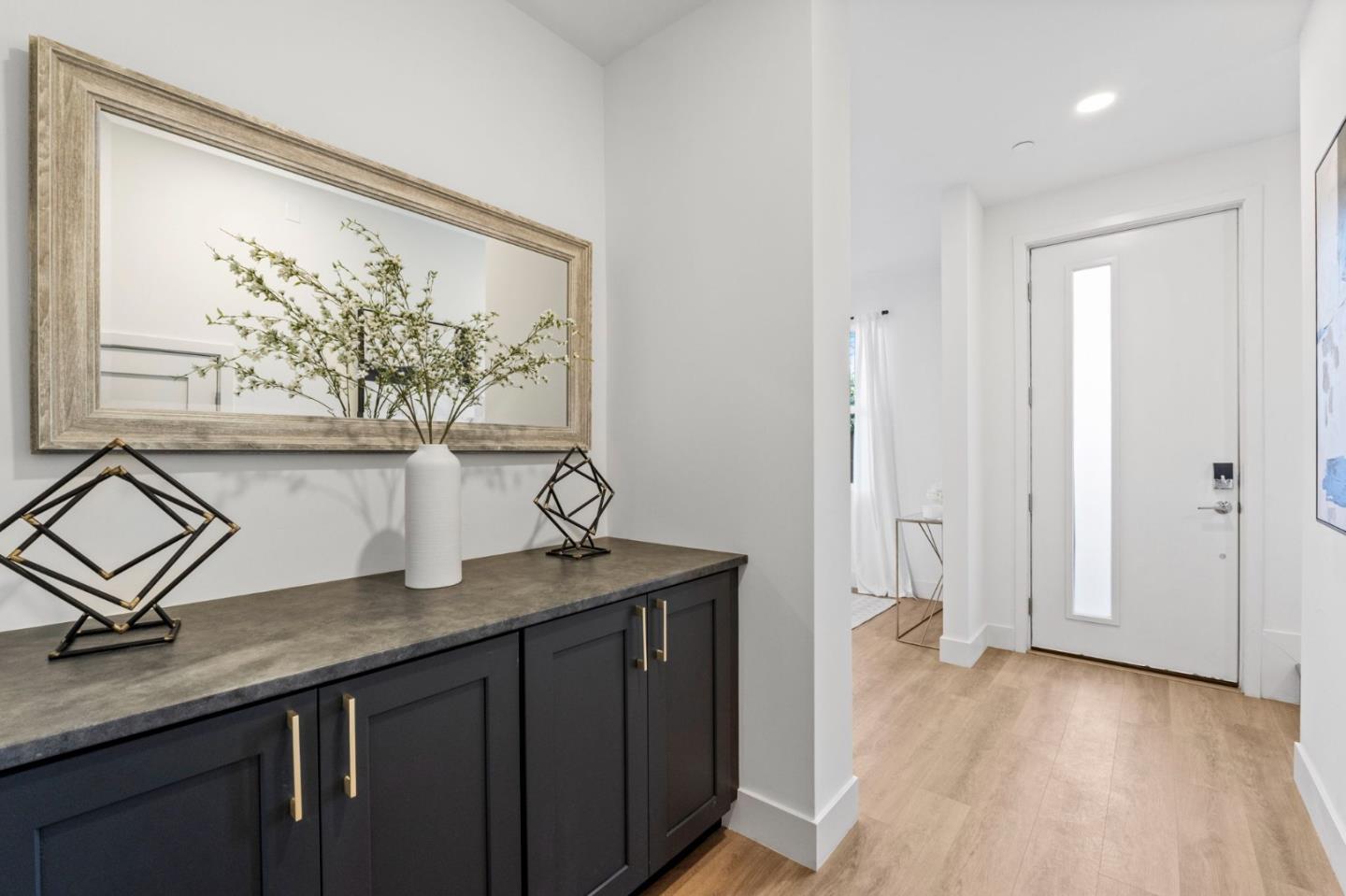 Detail Gallery Image 22 of 45 For 586 Compton Ter, Sunnyvale,  CA 94085 - 3 Beds | 3/1 Baths