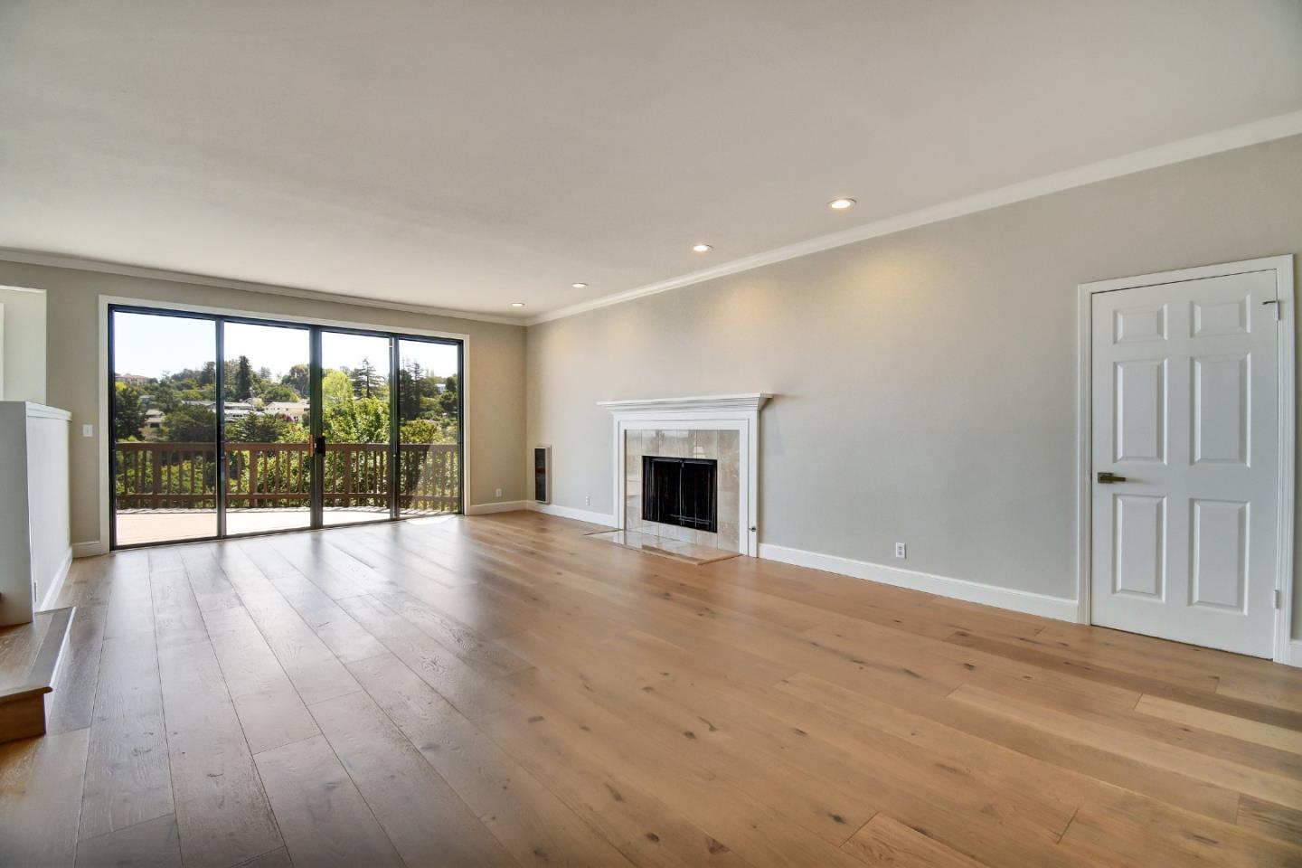 Detail Gallery Image 13 of 32 For 135 Newton Dr, Burlingame,  CA 94010 - 5 Beds | 5/1 Baths