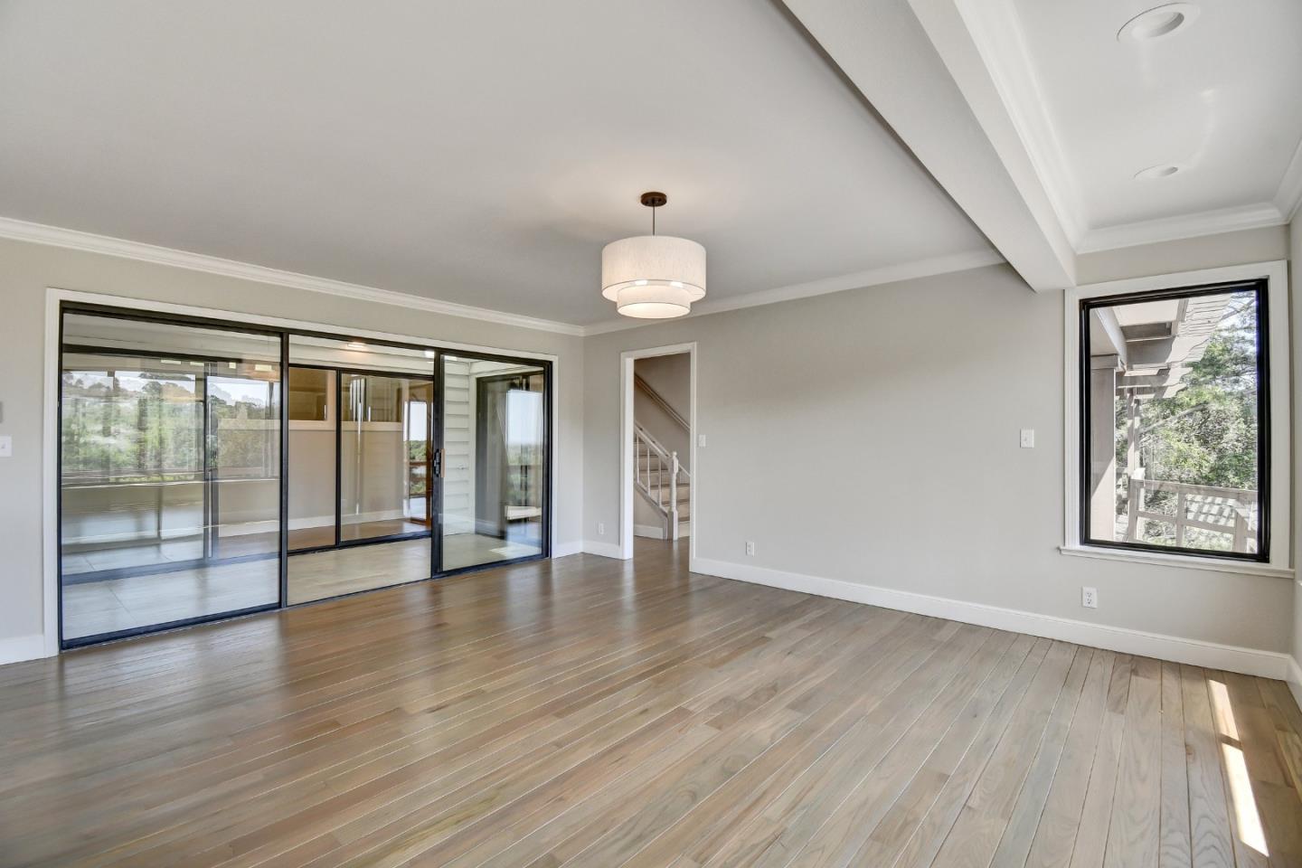 Detail Gallery Image 15 of 32 For 135 Newton Dr, Burlingame,  CA 94010 - 5 Beds | 5/1 Baths