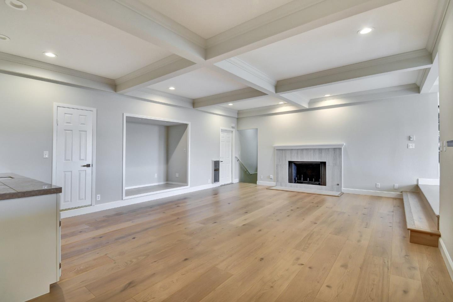 Detail Gallery Image 19 of 32 For 135 Newton Dr, Burlingame,  CA 94010 - 5 Beds | 5/1 Baths