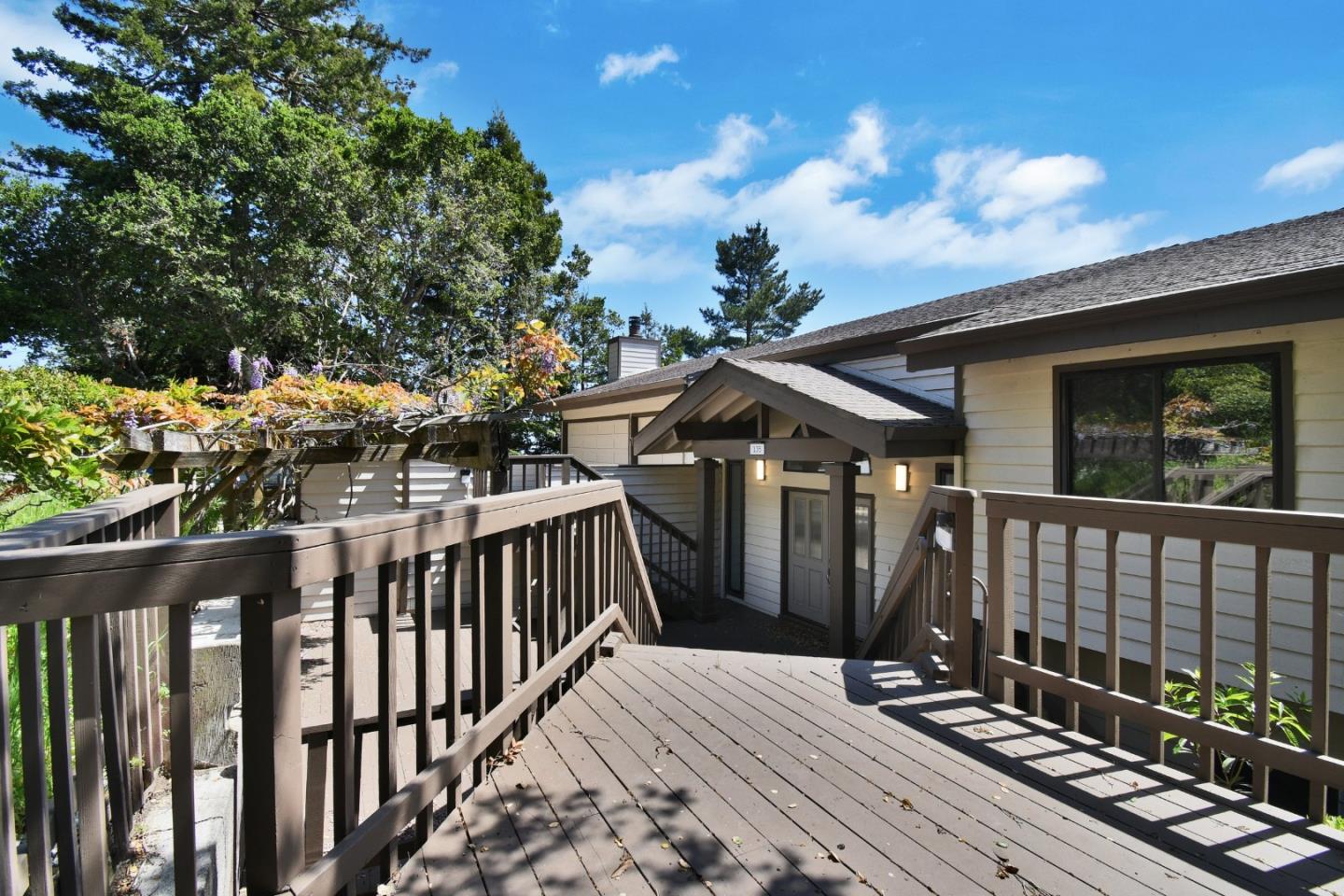 Detail Gallery Image 2 of 32 For 135 Newton Dr, Burlingame,  CA 94010 - 5 Beds | 5/1 Baths