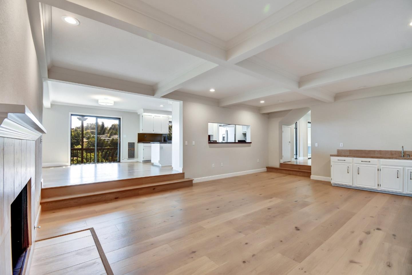 Detail Gallery Image 22 of 32 For 135 Newton Dr, Burlingame,  CA 94010 - 5 Beds | 5/1 Baths