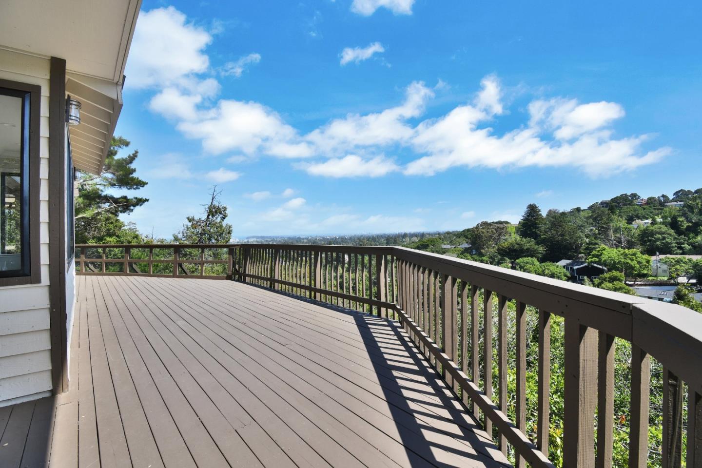 Detail Gallery Image 29 of 32 For 135 Newton Dr, Burlingame,  CA 94010 - 5 Beds | 5/1 Baths