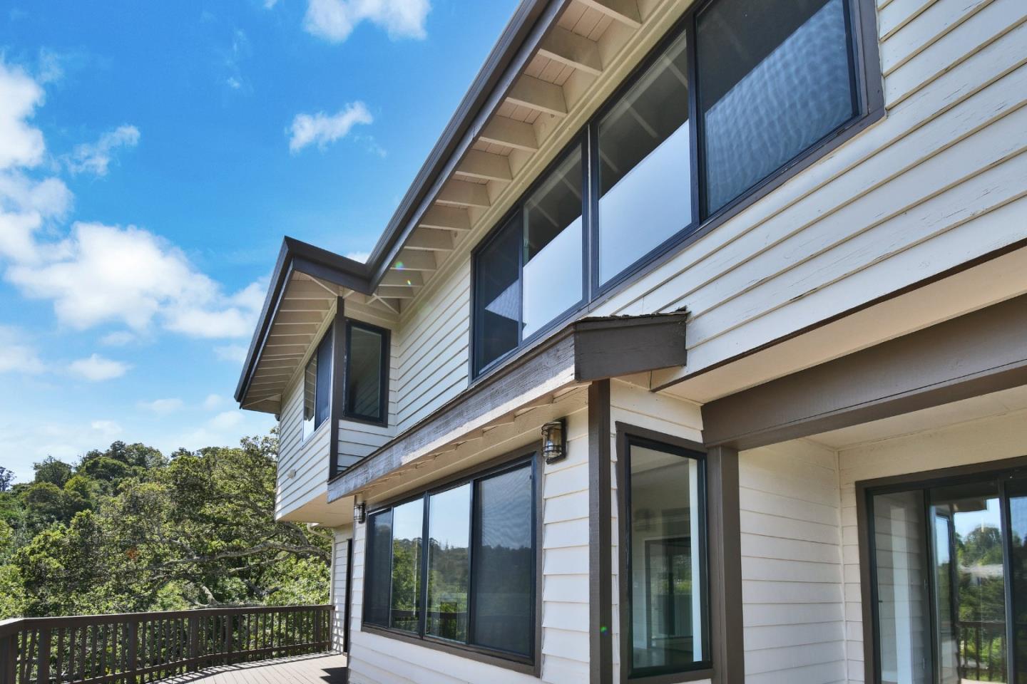Detail Gallery Image 30 of 32 For 135 Newton Dr, Burlingame,  CA 94010 - 5 Beds | 5/1 Baths