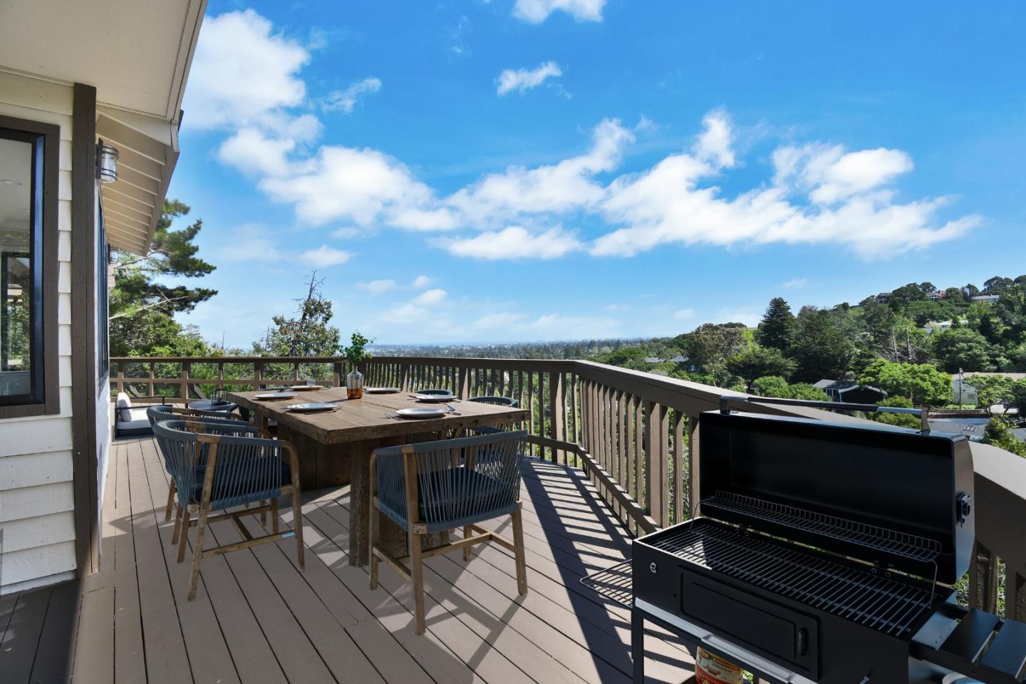 Detail Gallery Image 33 of 38 For 135 Newton Dr, Burlingame,  CA 94010 - 5 Beds | 5/1 Baths
