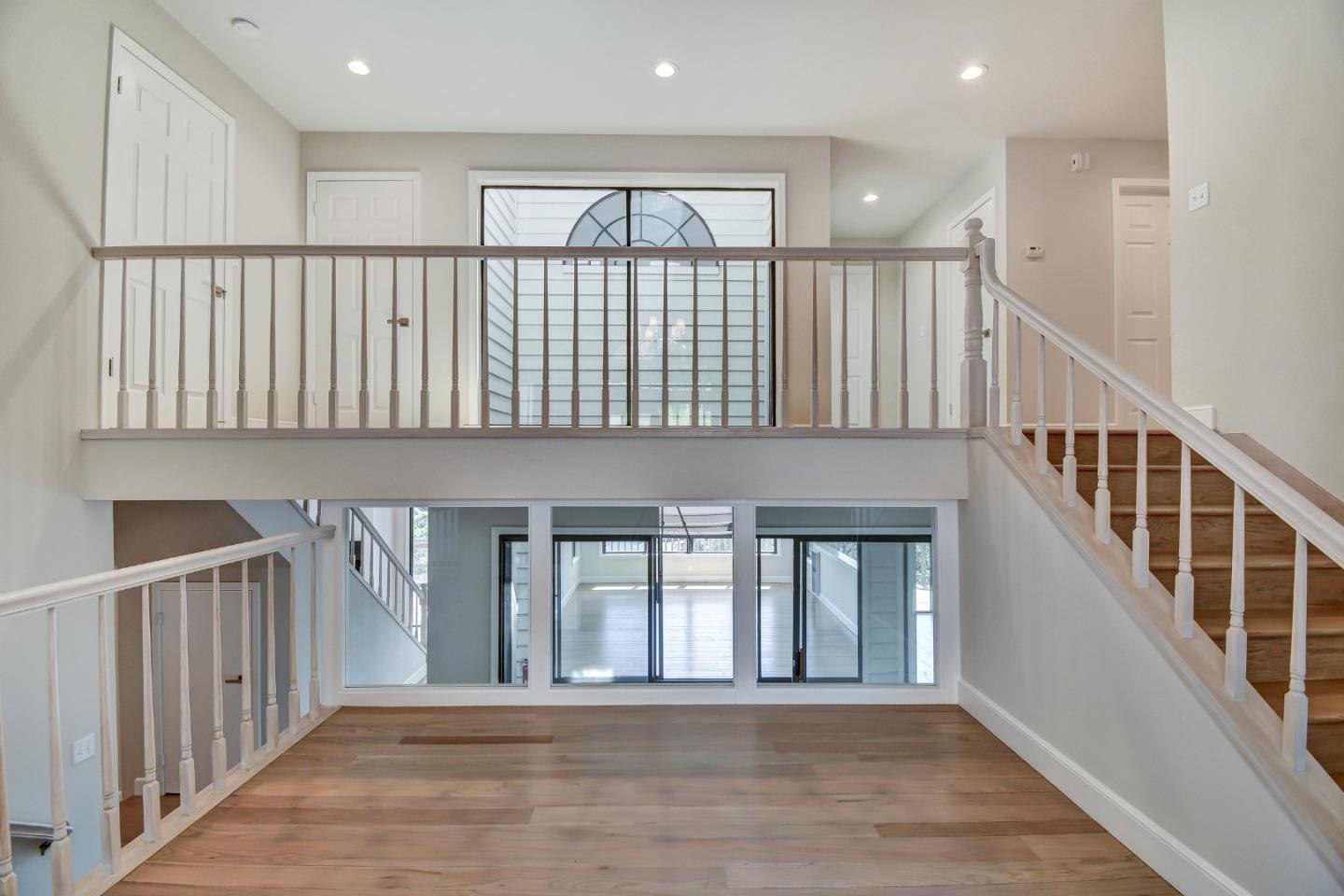Detail Gallery Image 4 of 32 For 135 Newton Dr, Burlingame,  CA 94010 - 5 Beds | 5/1 Baths