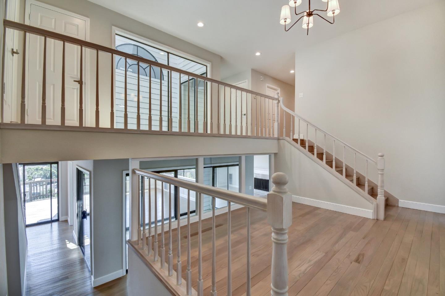 Detail Gallery Image 5 of 32 For 135 Newton Dr, Burlingame,  CA 94010 - 5 Beds | 5/1 Baths