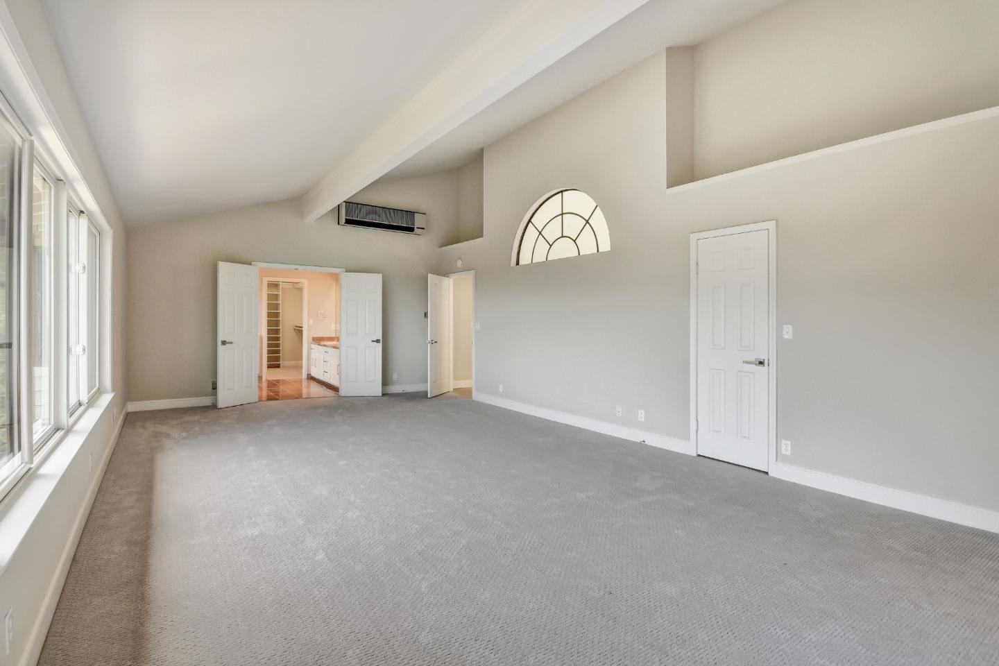 Detail Gallery Image 8 of 32 For 135 Newton Dr, Burlingame,  CA 94010 - 5 Beds | 5/1 Baths