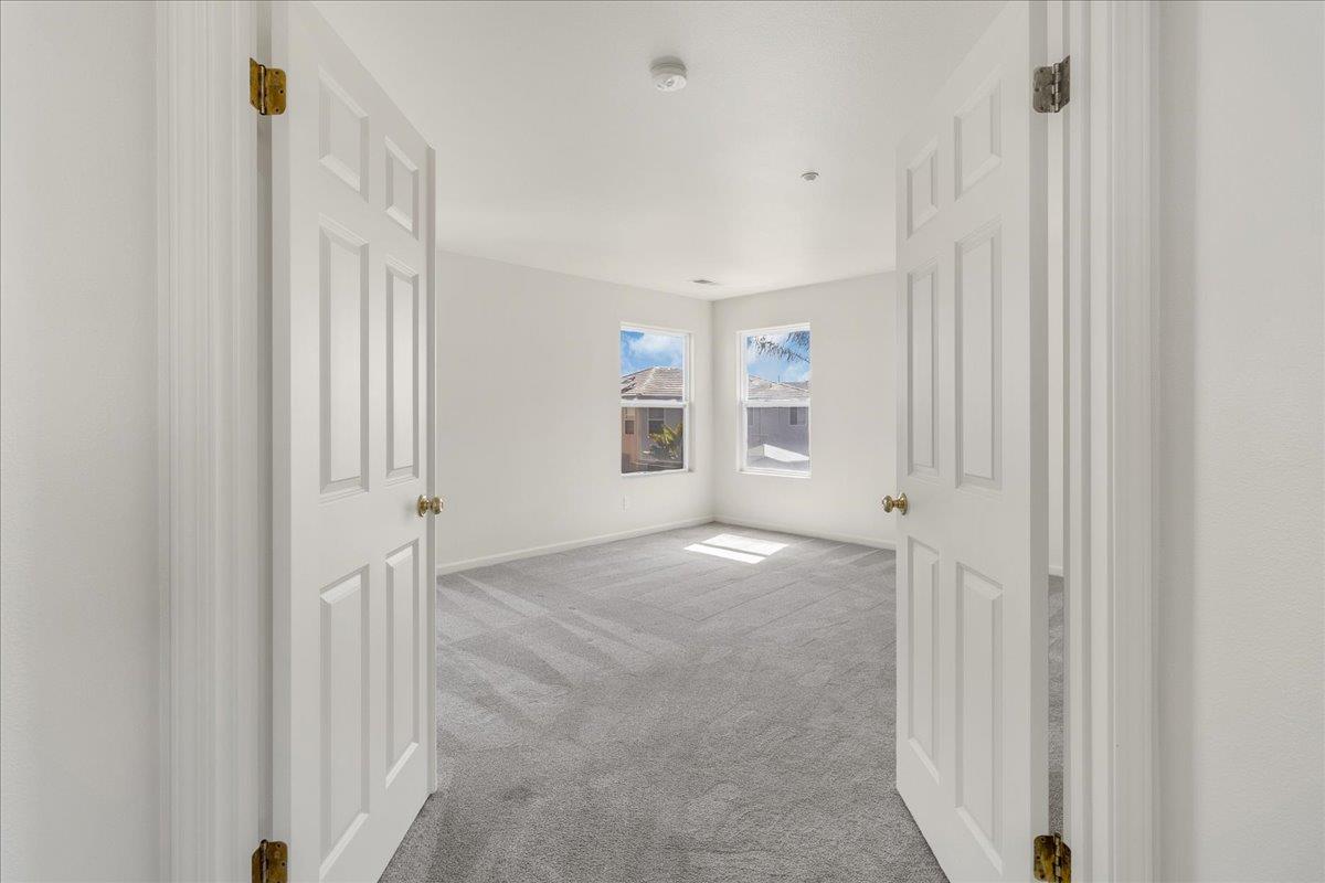Detail Gallery Image 23 of 49 For 1854 Cromwell Dr, Salinas,  CA 93906 - 5 Beds | 3 Baths