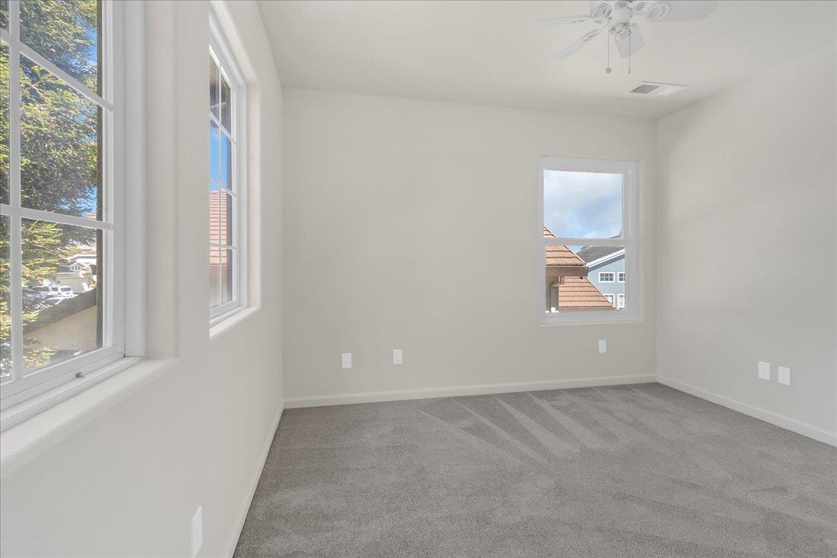Detail Gallery Image 32 of 49 For 1854 Cromwell Dr, Salinas,  CA 93906 - 5 Beds | 3 Baths