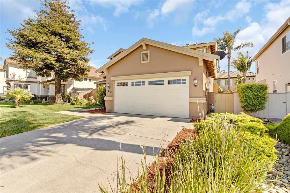 Detail Gallery Image 4 of 49 For 1854 Cromwell Dr, Salinas,  CA 93906 - 5 Beds | 3 Baths