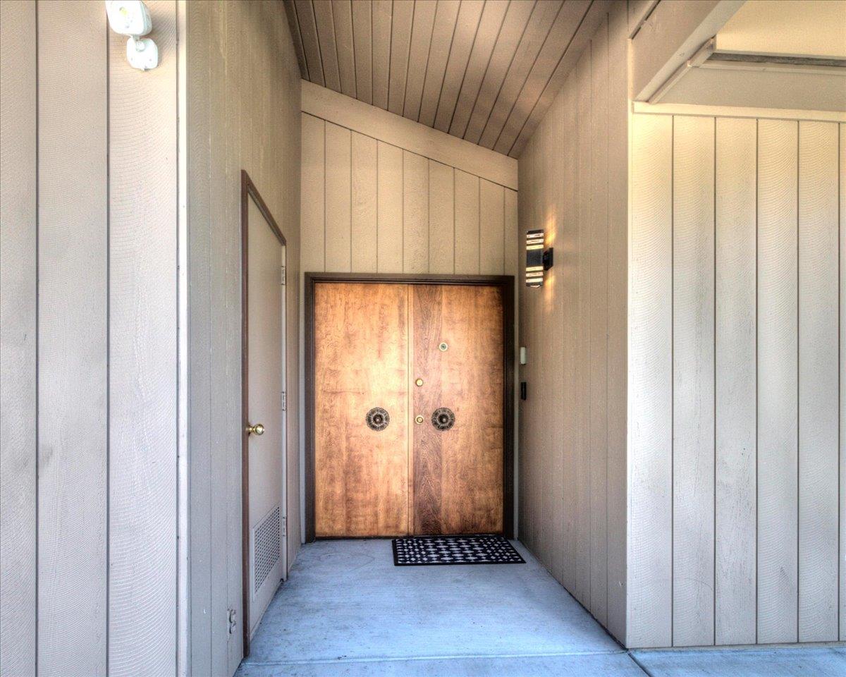 Detail Gallery Image 8 of 63 For 11260 Canyon Dr, San Jose,  CA 95127 - 3 Beds | 3 Baths