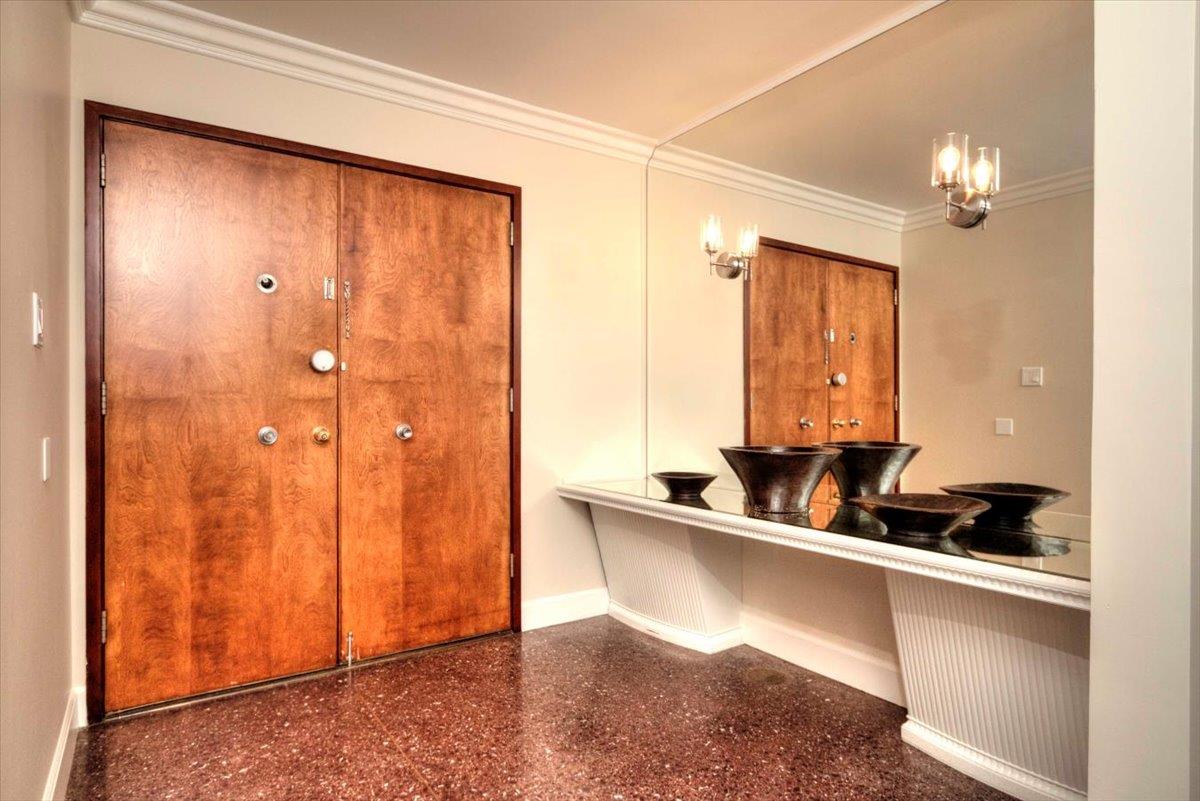 Detail Gallery Image 9 of 63 For 11260 Canyon Dr, San Jose,  CA 95127 - 3 Beds | 3 Baths
