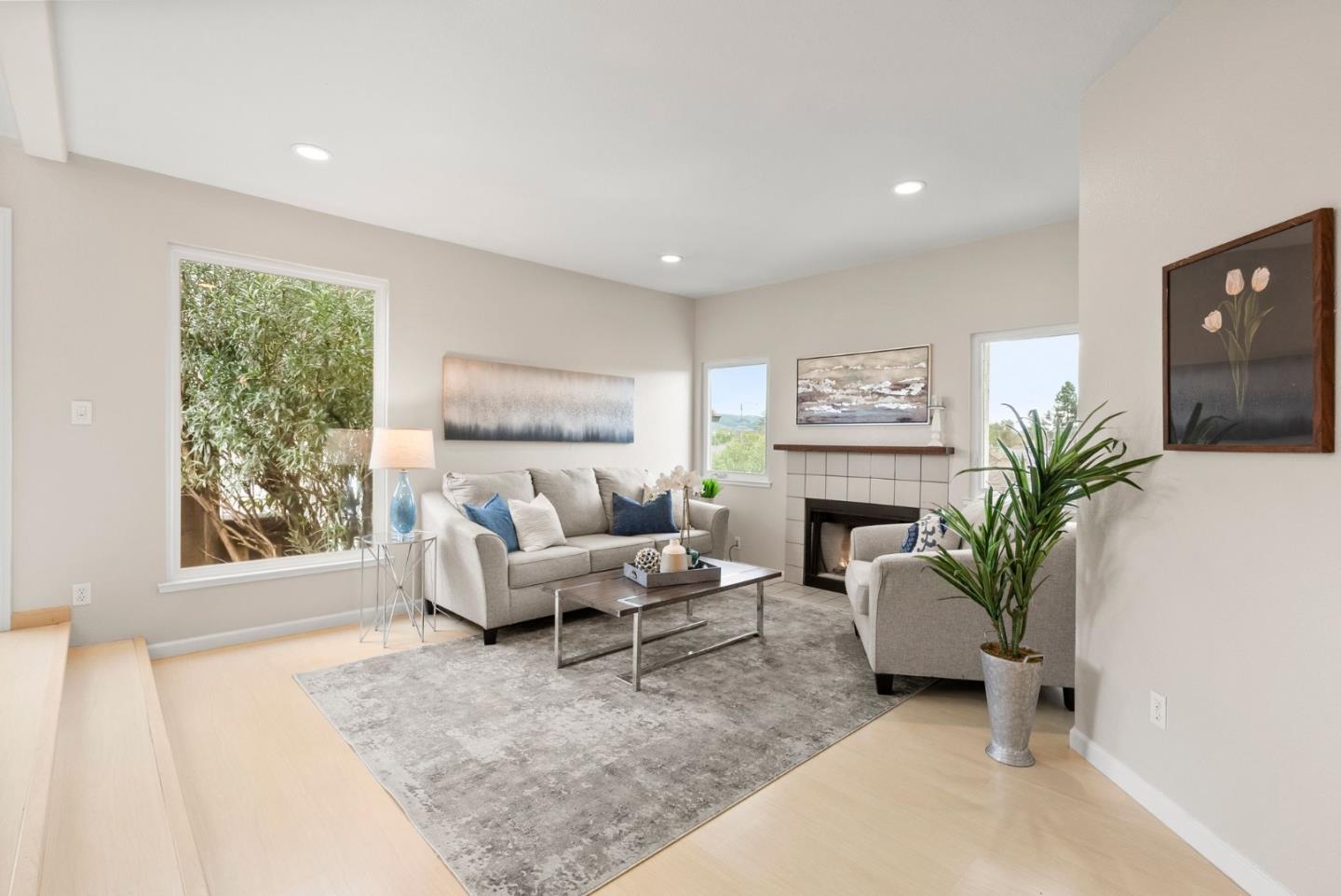Detail Gallery Image 10 of 36 For 436 E Branham Ln, San Jose,  CA 95111 - 3 Beds | 2/1 Baths