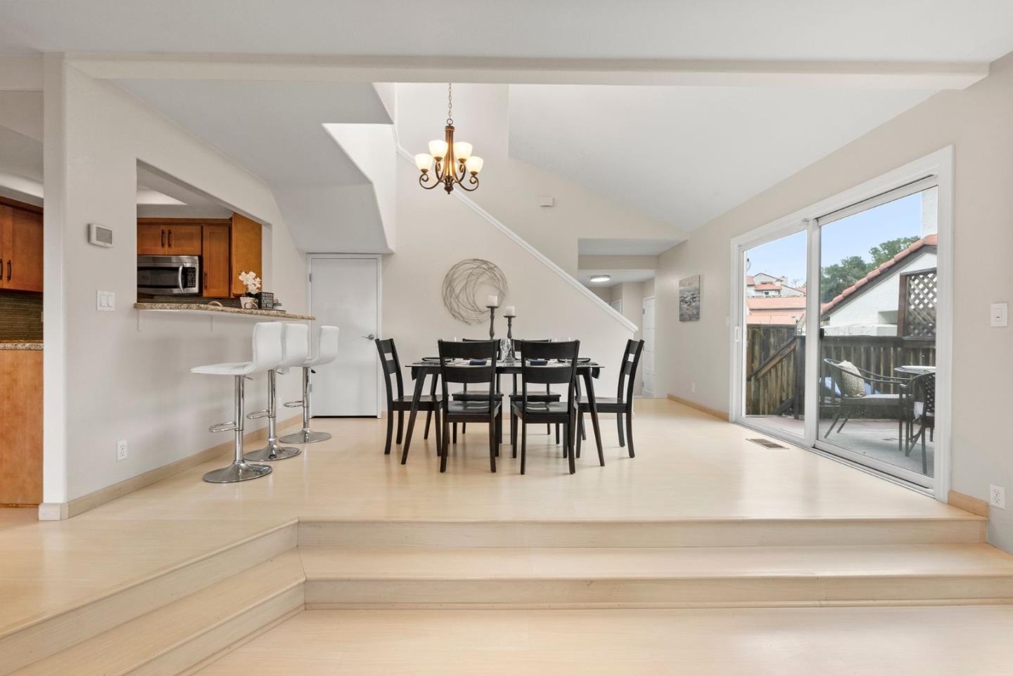 Detail Gallery Image 18 of 36 For 436 E Branham Ln, San Jose,  CA 95111 - 3 Beds | 2/1 Baths