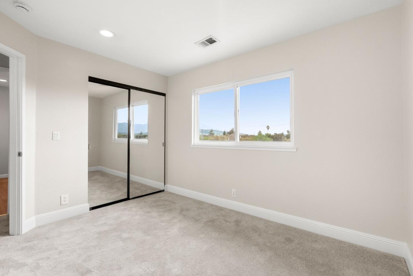 Detail Gallery Image 25 of 36 For 436 E Branham Ln, San Jose,  CA 95111 - 3 Beds | 2/1 Baths