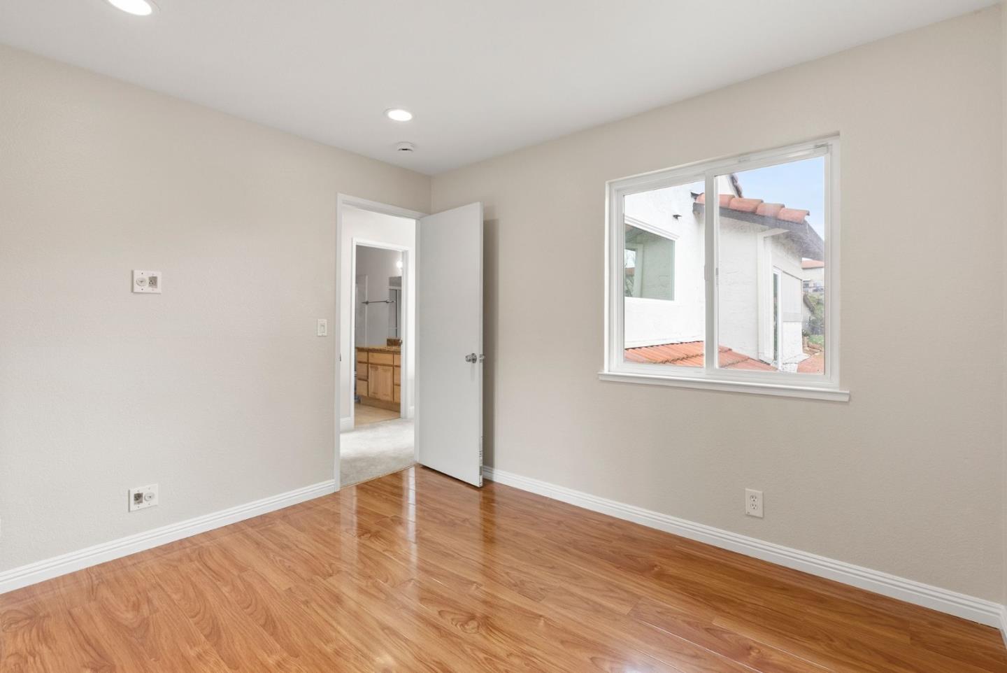 Detail Gallery Image 27 of 36 For 436 E Branham Ln, San Jose,  CA 95111 - 3 Beds | 2/1 Baths